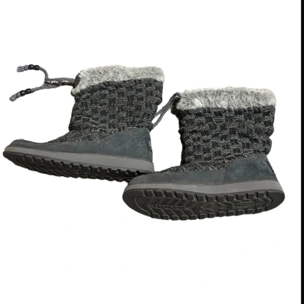 Sketchers sweater boots